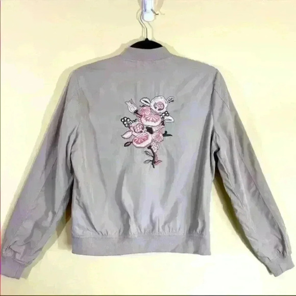Candies Tan Ruffled Floral Embroidered Cropped Bomber Jacket Size M - Picture 3 of 12